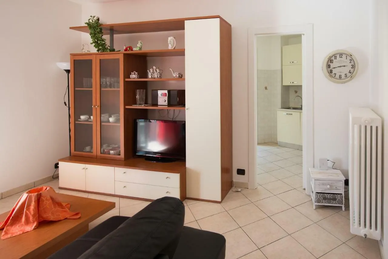 Pinky House Villa Nesso 0*,